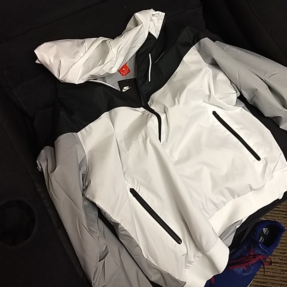 Nike Windbreaker NWT XL